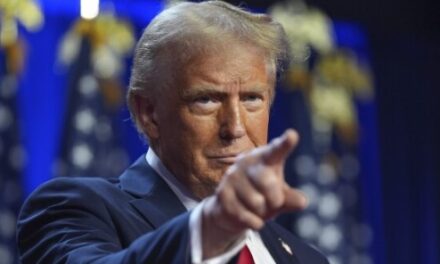 Trump celebra la caída de sus dos causas federales: «Era un secuestro político»