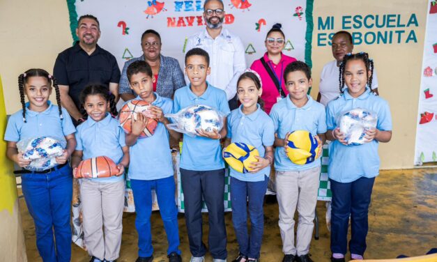 INEFI IMPARTE CHARLA Y ENTREGA UTILERIA EN ESCUELA FARREL MARTÍN ROMERO
