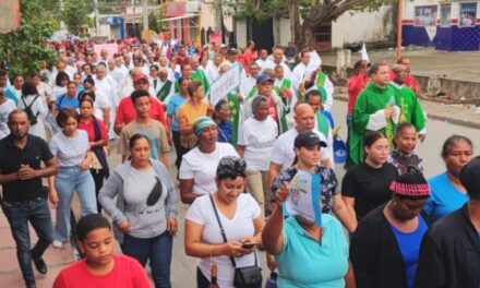 Cientos de personas dan “Un paso por mi familia”; Parroquias buscan fortalecer lazos familiares