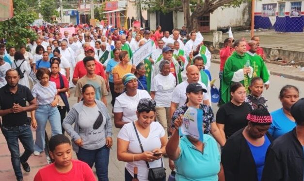 Cientos de personas dan “Un paso por mi familia”; Parroquias buscan fortalecer lazos familiares